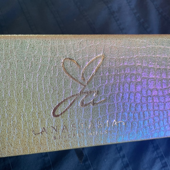 Jackie Aina palette - Picture 4 of 4